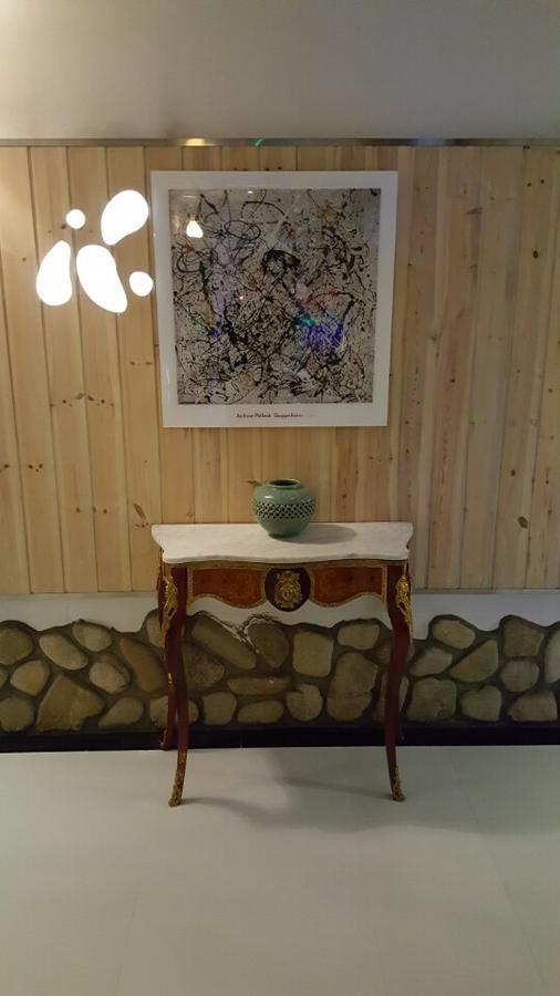 Gimhae Business Hotel K Bagian luar foto
