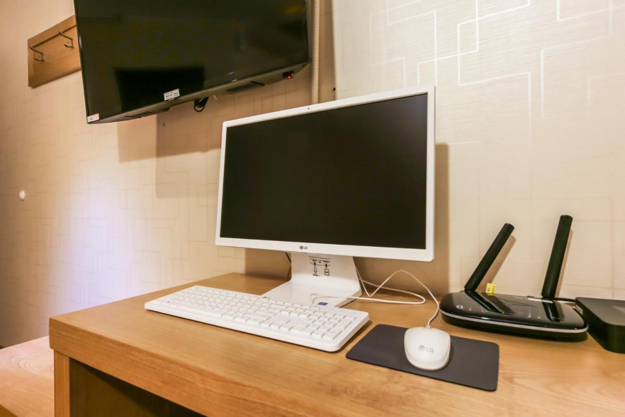 Gimhae Business Hotel K Bagian luar foto